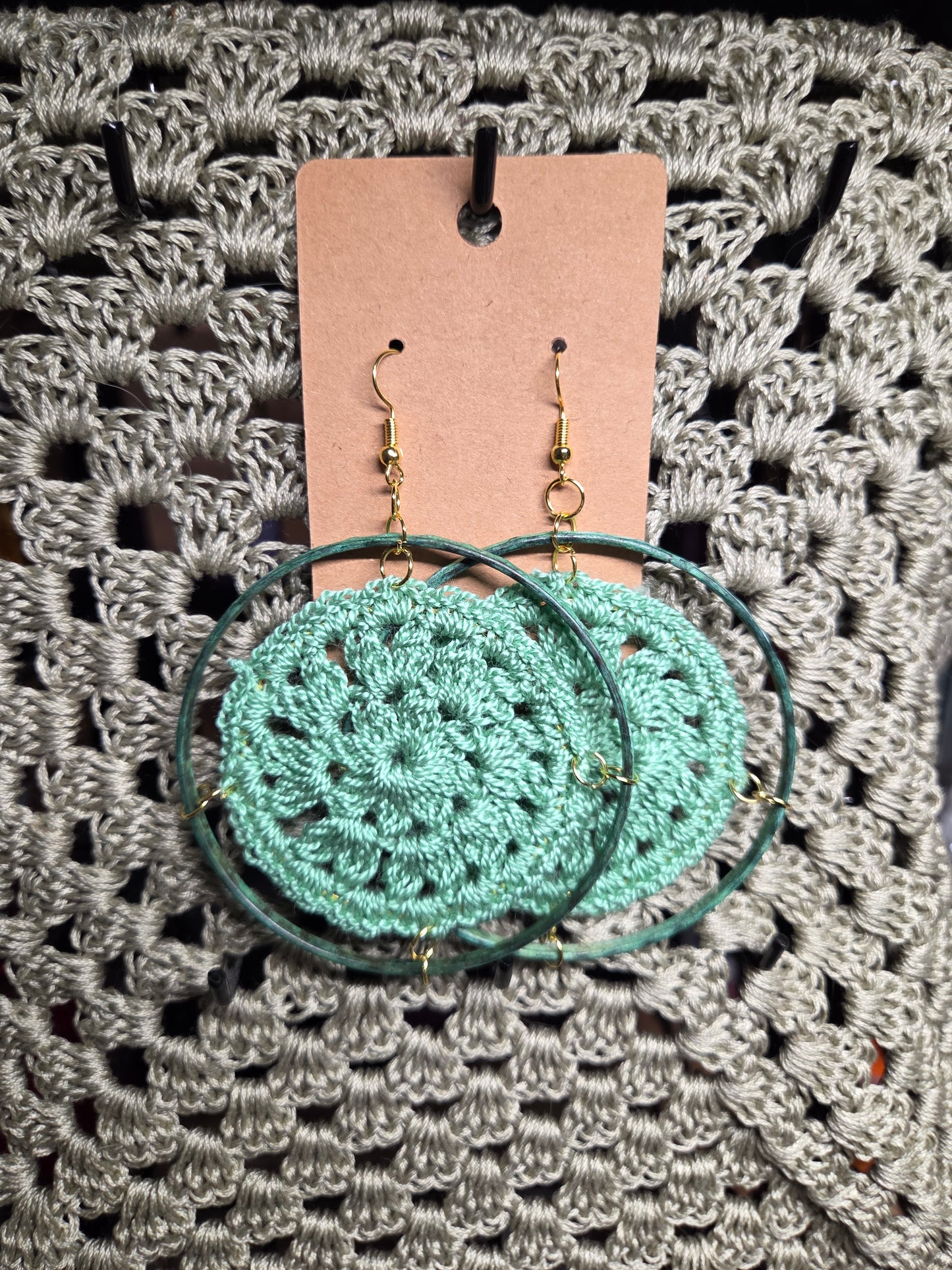 Green dangle flowers