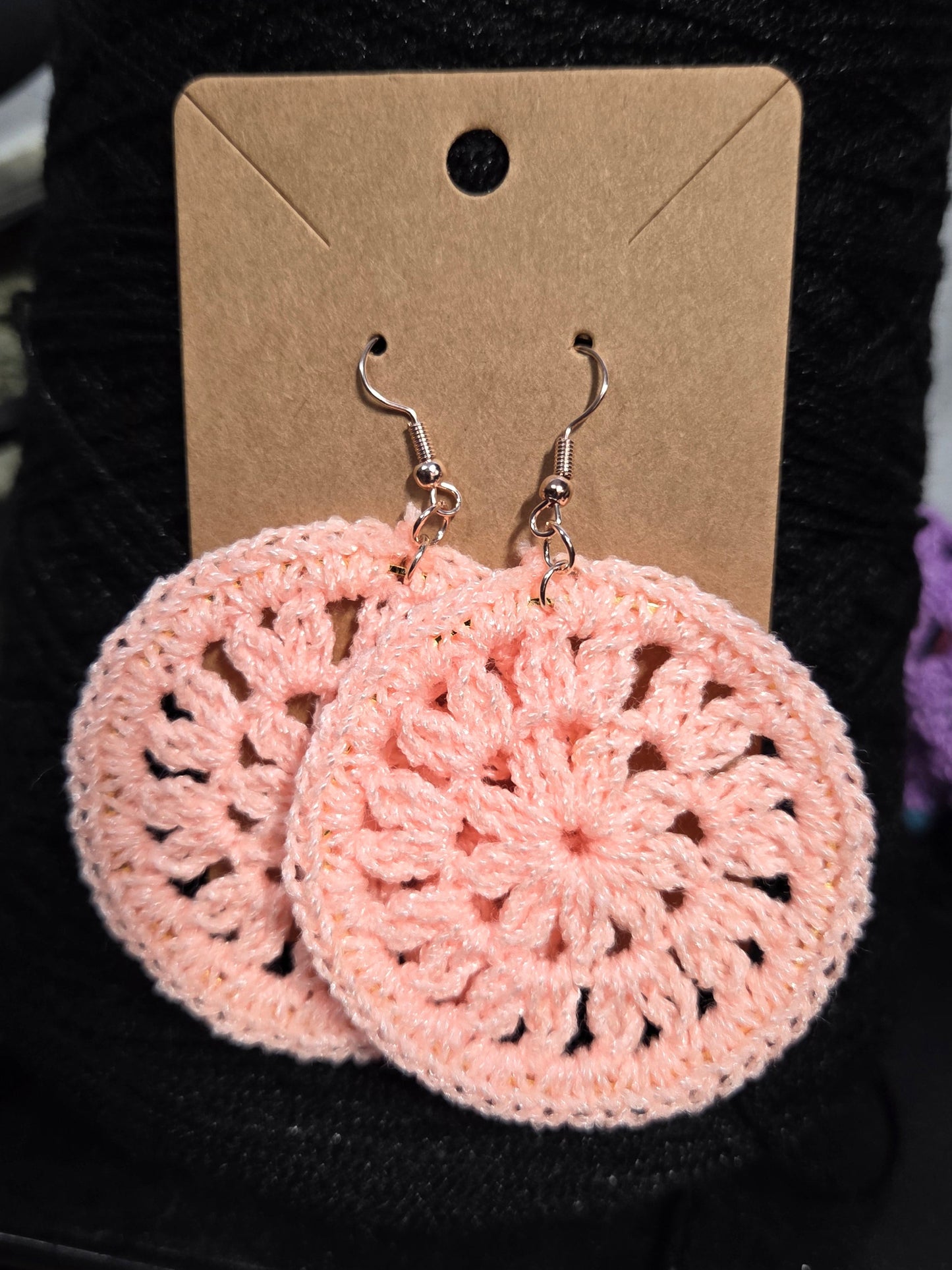 Crochet flower earrings (coral)